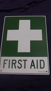 Sandleford 300 x 225mm Plastic FIRST AID - Picture 1 of 2