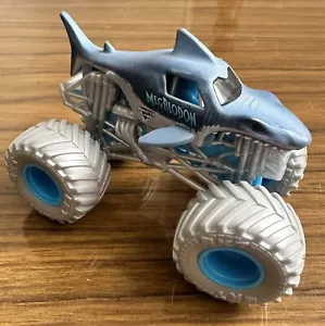 Hot Wheels Monster Jam MEGALODON 1:64 2020 - Picture 1 of 10