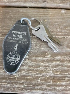 Llavero vintage Princess Motel Reedsport Oregon habitación 4 negro - Imagen 1 de 2