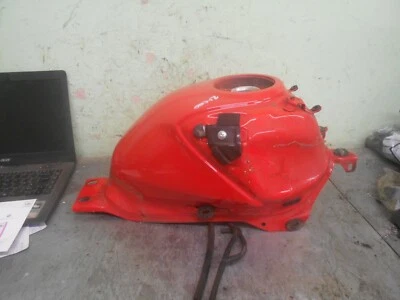 suzuki gsx s 125 fuel tank (red) - Image 1 of 4