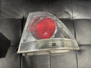 2002 lexus is300 OEM Lexus IS300 * OEM CRACK *RIGHT Passenger TAILLIGHT DAMAGE - Picture 1 of 5