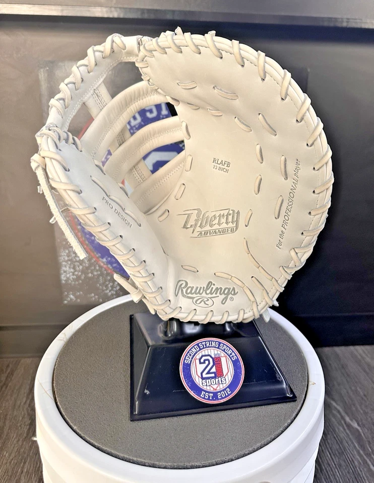 Guante Rawlings Liberty Advanced 13" lanzamiento rápido softbol primera base derecho - blanco Foto 1 de 4
