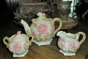 Keramik Teekanne mit Rosenverzierung und Sahne & Zuckerdose zierlich urig Frühlingsfarbe - Bild 1 von 10