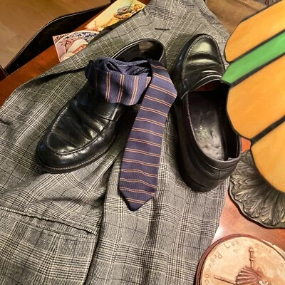 Corbata de punto ajustada azul marino/dorada Foto 1 de 4