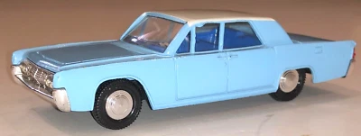 Lincoln Continental Dinky 5 pulgadas de largo dos tonos - casi como nuevo Foto 1 de 4