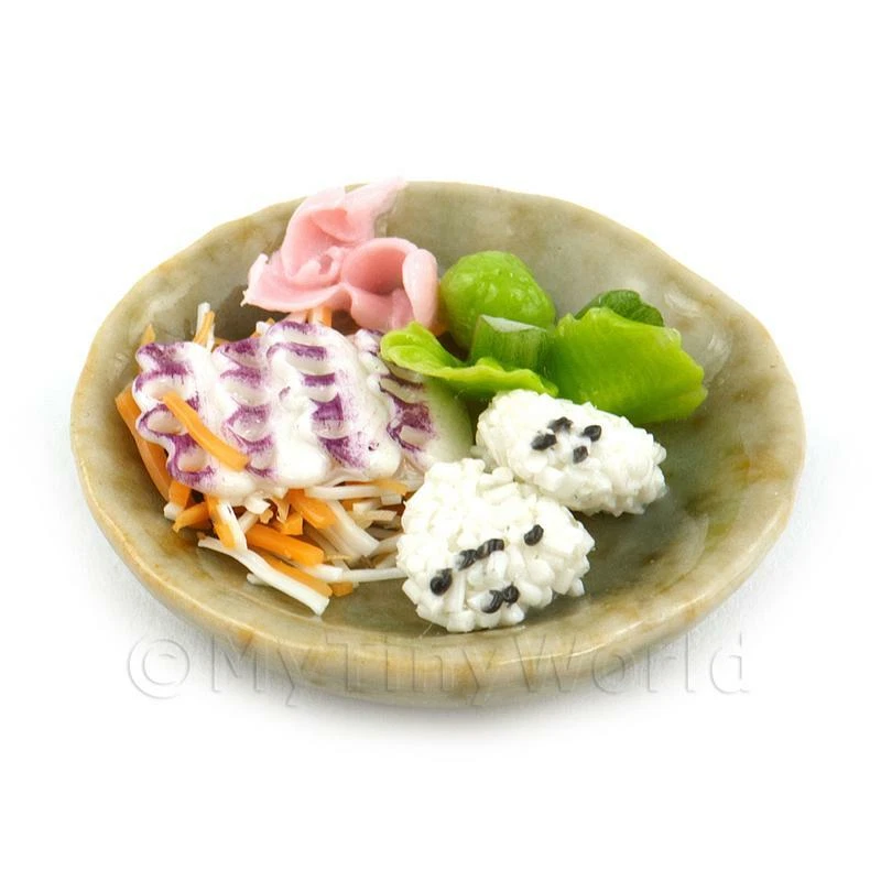 Maison de Poupées Miniature Fait Main Sushi Sur Beige Plaque - Photo 1/1