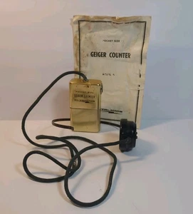 Herramienta de radiación contador Geiger tamaño bolsillo El-Tronics de colección con auriculares - Imagen 1 de 11