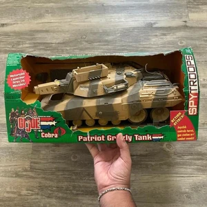 GI Joe vs Cobra Spytroops PATRIOT GRIZZLY TANK Lanzador Motorizado Acción Ataque - Imagen 1 de 10