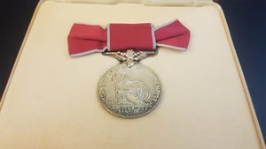 Lovely Vint Mid-20th Cent American? Sterling Silver Lip Rouge Pendant w Mirror - Picture 1 of 14