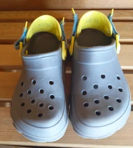 Kids' Crocs Size 3 - Picture 1 of 5
