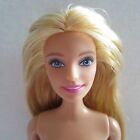 NEU Barbie Puppe blondes Haar mittlerer Teil blaue Augen rosa Lippen AKT