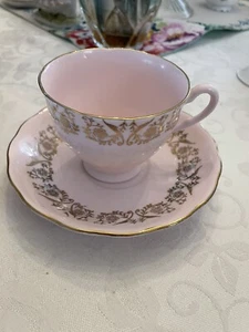 1- Colclough China - England - Pink & Gold Colored - Teacup & Saucer - Picture 1 of 2