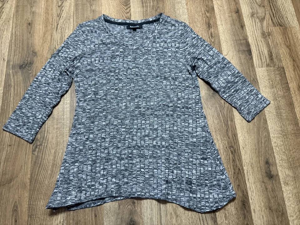 Camisa Relativity, Mujer Talla Mediana, Gris, Cuello en V, Camisa Manga 3/4 Foto 1 de 4