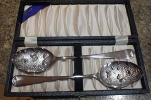 Vintage Raimond Sheffield England Embossed Serving Set EPNS Silverplate Boxed - Picture 1 of 11
