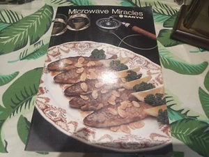 Microwave Miracles Sanyo Vintage Retro Paperback Cook Recipe Book 1980s - Picture 1 of 4