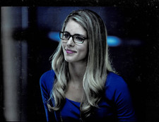 8X10-COLOR PHOTO OF-CLOSE  UP- EMILY BETT RICKARDS