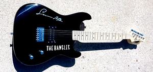 Guitarra eléctrica firmada por Susanna Hoffs THE BANGLES CERTIFICADO DE AUTENTICIDAD JSA - Imagen 1 de 4