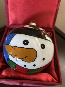 Skurrile alte Welt Weihnachten innen Kunst Schneemann mit Geschenkbox 4" - Bild 1 von 6