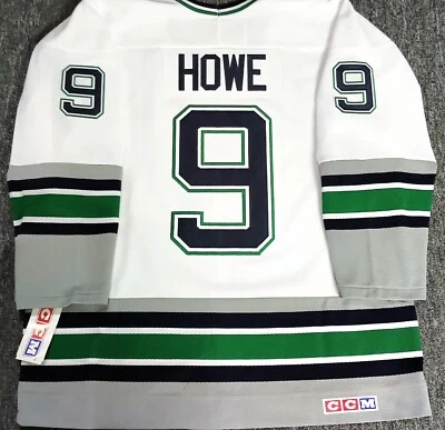 CAMISETA DE COLECCIÓN-NUEVA CON ETIQUETAS-S-M-L-2XL * GORDIE HOWE HARTFORD WHALERS HOME CCM NHL con licencia Foto 1 de 4