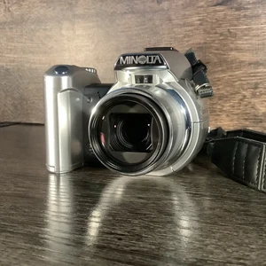 Minolta DiMage Z1 3,2 Megapixel 10-fach Zoom mit Trageriemen Digitalkamera ~ getestet funktioniert - Bild 1 von 8