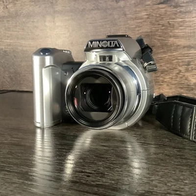 MINOLTA DiMage Z1 3.2 Mega Pixels 10X Zoom w/Strap Digital Camera ~ Tested Works - Image 1 of 4
