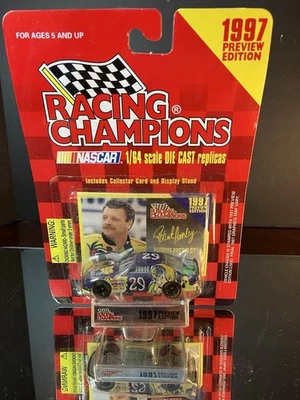 Robert Pressley #29 Cartoon Network Scooby Doo 1997 Chevrolet Monte Carlo 1:64 - Image 1 of 4