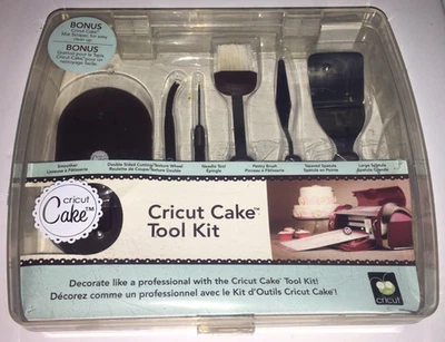 Brand new Cricut Cake Tool Kit w/ bonus mat scraper new in case - Image 1 of 2