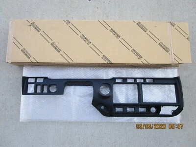91-95 TOYOTA LAND CRUISER FJ80 FZJ80 TABLERO PANEL DE INSTRUMENTOS BISEL MOLDURA FABRICANTE DE EQUIPOS ORIGINALES NUEVO Foto 1 de 4
