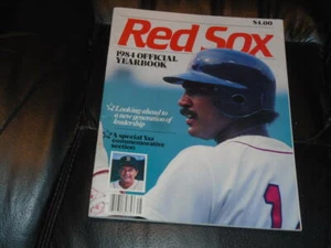 1984 BOSTON RED SOX OFFICIAL BASEBALL YEARBOOK JIM RICE BEAUTIFUL - Picture 1 of 2