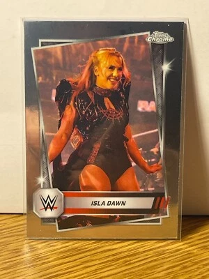 Isla Dawn #64 | RAW | 2025 Topps Chrome WWE - Image 1 of 2