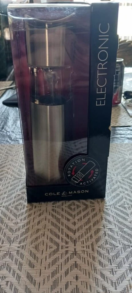 MOLINO DE PIMIENTA A BATERÍA COLE & MASON - INOXIDABLE Y ACRÍLICO - INGLATERRA Foto 1 de 1