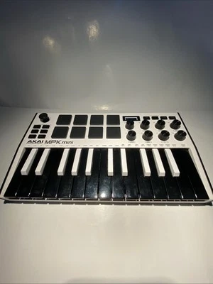 AKAI MPK Mini White – MIDI Controller gebraucht – Special Edition - Bild 1 von 4
