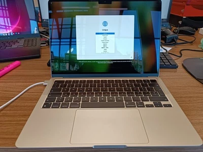Apple MacBook Air 13.6" M3 16GB RAM 256GBSSD Galassia Computer Portatile - Immagine 1 di 3