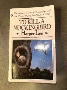 Vintage 1982 Paperback Copy of To Kill A Mockingbird By Harper Lee - Picture 1 of 4