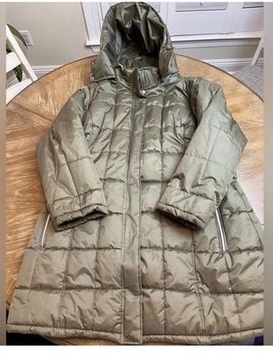 Saks 5th Avenue Down Puffer Jacket Size Large Black With Hood  - Image 1 of 4