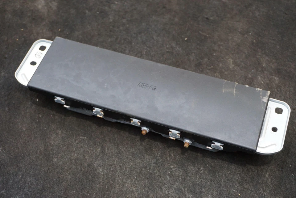 Airbag dianteiro direito passageiro joelho inferior 72129289694 fabricante de equipamento original BMW I8 2014-19 - Imagem 1 de 4