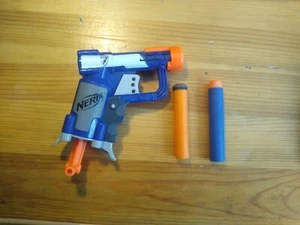 Nerf N-Strike Elite Jolt in blau mit 2 Darts - Bild 1 von 3