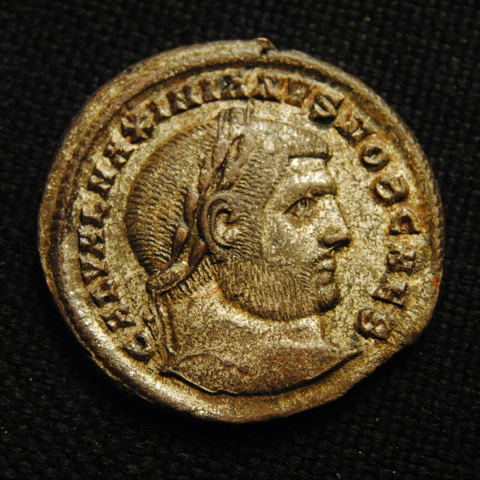 Billon Follis Galerius as Cæsar Rv GENIO POPVLI ROMANI 9.01 grs 27-8mm Heraclea - Image 1 of 2