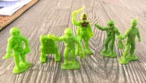 Space War Ready - 6 Stück Tim Mee Vintage Spielfiguren SPACE GALAXY Timmee Toys - Bild 1 von 7