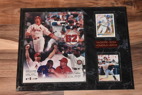 Sammy Sosa and Mark McGwire Limited Edition 21820/62000 plaque homerun heroes Cover