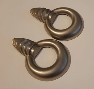 Retro Mod Clip on Earrings Silver Tone - Picture 1 of 5