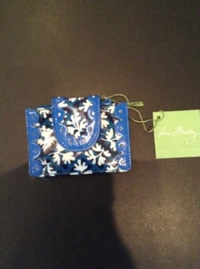 Neu mit Etikett Vera Bradley Pretty & Petite Kartenetui-Rüschen-Kollektion - Bild 1 von 2