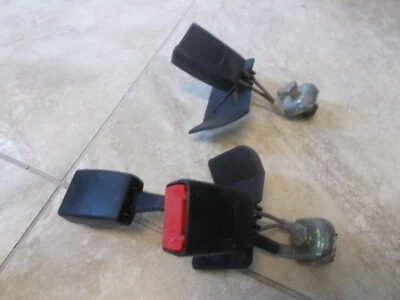 Capturas de cinturón de seguridad trasero Audi A6 Allroad Wagon 03 04 05 usado OEM LH C5 negro Foto 1 de 2