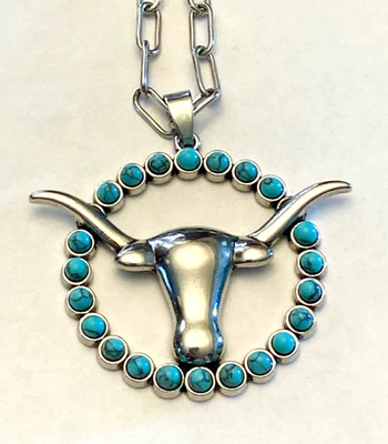 Collar Colgante Cuerno Largo Imitación Turquesa y Plateado Foto 1 de 4