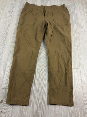 Eddie Bauer Women's Size 14 Green Inseam 26 Outdoor Pants - Image 1 of 4