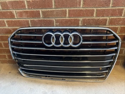 Parrilla delantera Audi A5 2015-2016 Foto 1 de 4