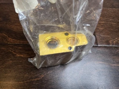 AC Expansion Valve fits Audi TT, TT Quattro / Ferrari 360 / Saab 5-Sep / V - Image 1 of 3