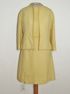 Vestido amarillo años 60 con chaqueta a juego SM  Foto 1 de 4