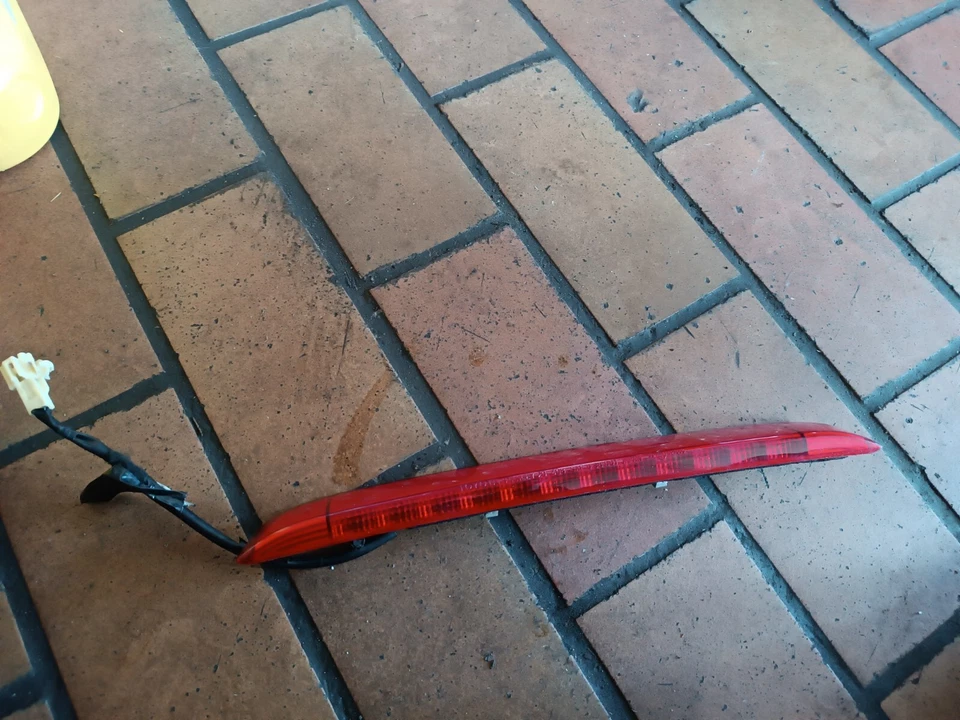 Originale Daihatsu Copen 3. Luce Freno Aggiuntiva STANLEY 20-408 - Immagine 1 di 4