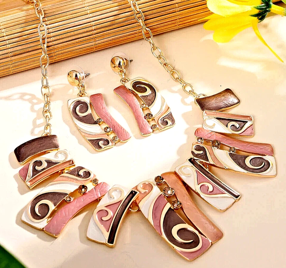 JUEGO DE COLLAR Y PENDIENTES AVIANNA COLORIDO DISEÑADOR MODA ESMALTE GEOMÉTRICO Foto 1 de 2